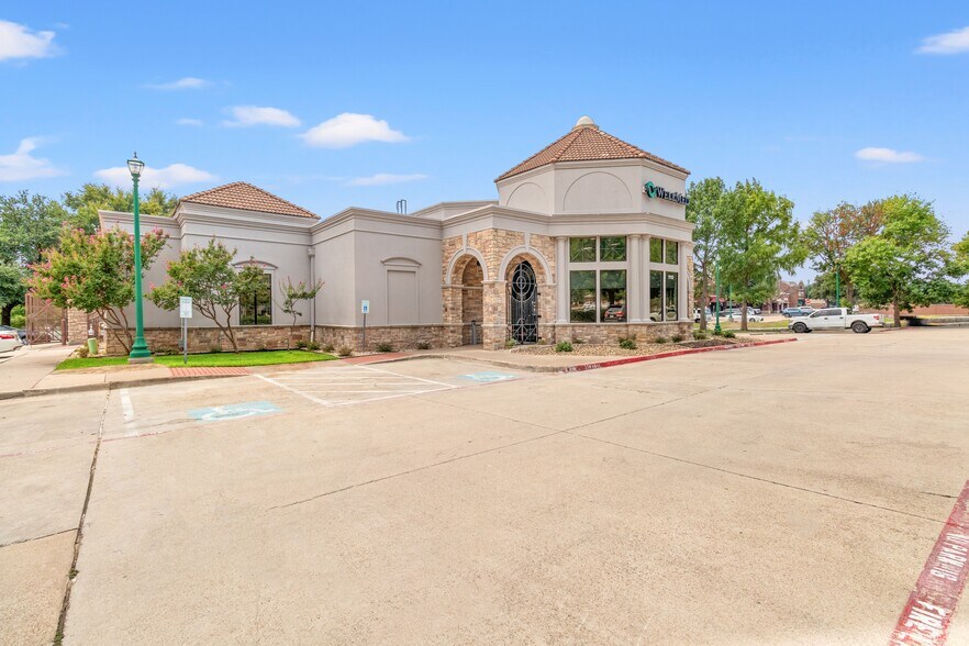 1110 Keller Pky, Keller, TX à vendre - Photo du bâtiment - Image 2 de 10