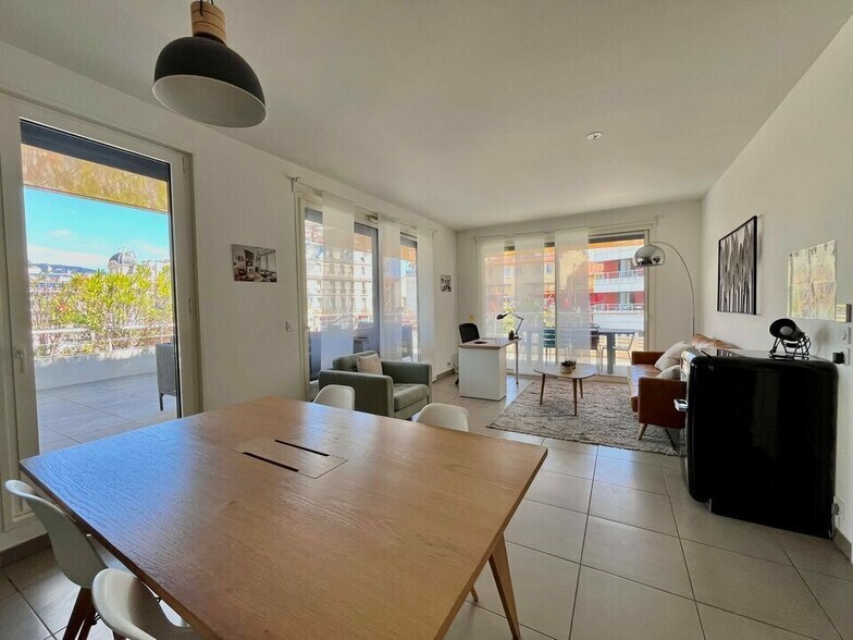 Bureau dans Nice à vendre - Photo du bâtiment - Image 3 de 8