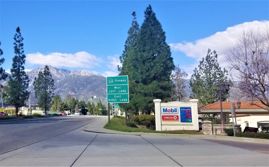 11398-11438 Kenyon Way, Rancho Cucamonga, CA à louer - Photo du bâtiment - Image 3 de 17