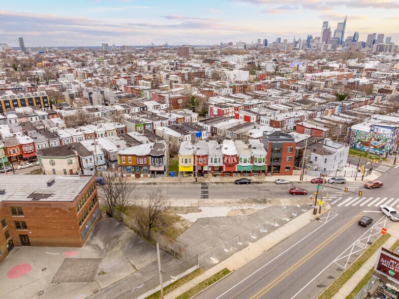 2839 W Glenwood Ave, Philadelphia, PA à louer - Photo du bâtiment - Image 2 de 16