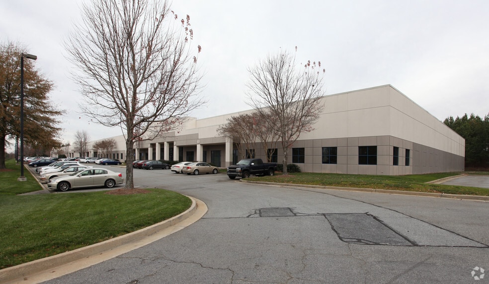 1200 Northbrook Pky, Suwanee, GA for lease - Building Photo - Image 1 of 3