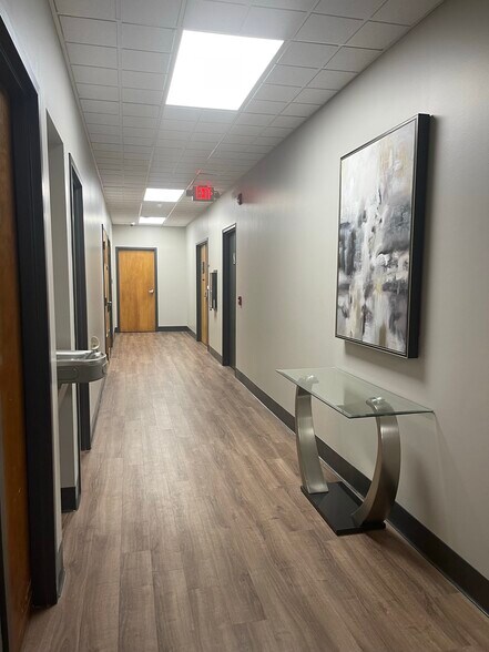 745 Craig Rd, Creve Coeur, MO à louer - Photo intérieure - Image 3 de 5