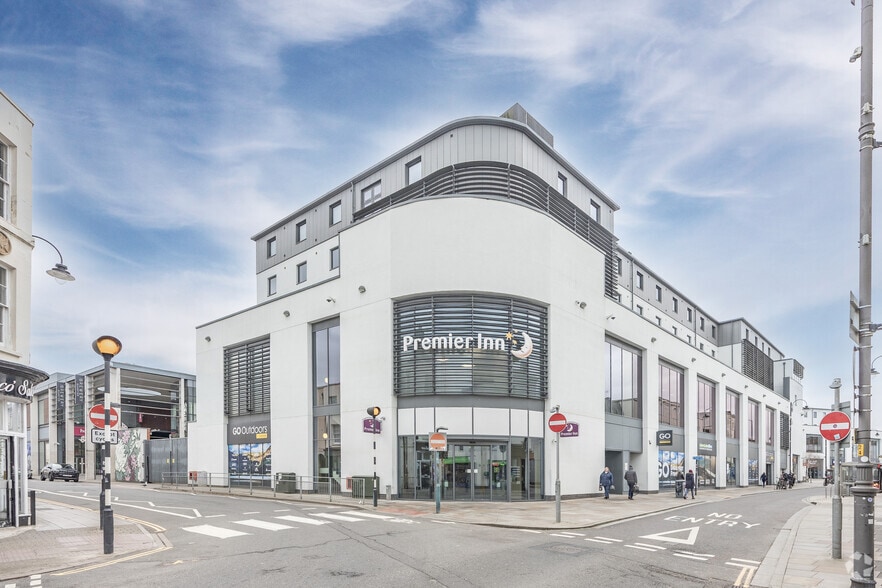 Henrietta St, Cheltenham for lease - Primary Photo - Image 2 of 10