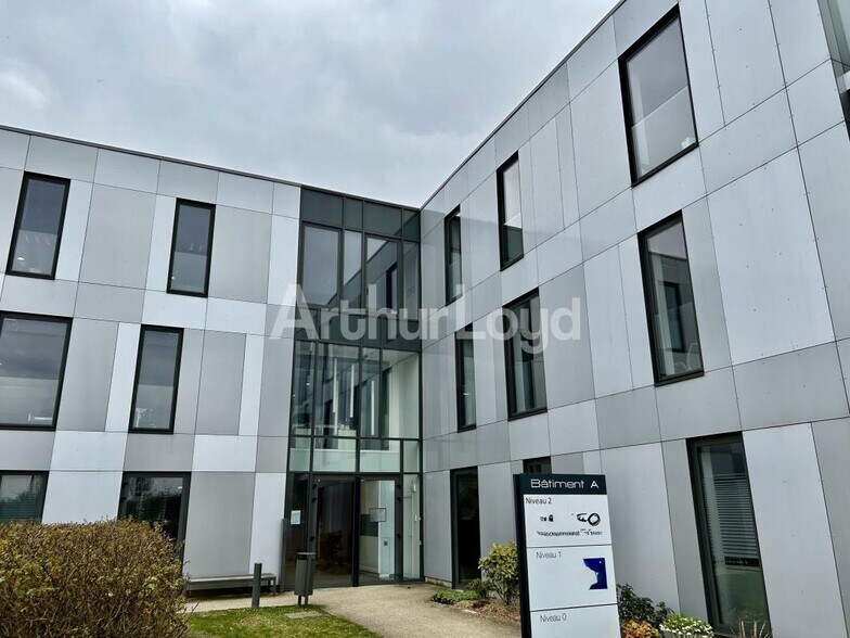 2 Rue Des Peupliers, Lesquin à louer - Photo du bâtiment - Image 2 de 8