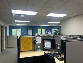 340 Granite St, Manchester, NH for lease Interior Photo- Image 2 of 5