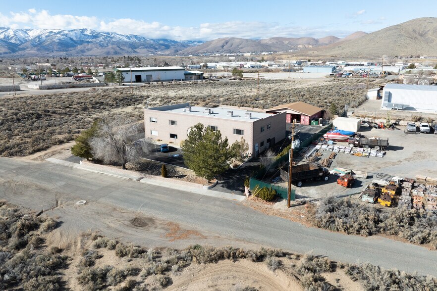 5576 Bighorn Dr, Carson City, NV à vendre - Photo du bâtiment - Image 3 de 4