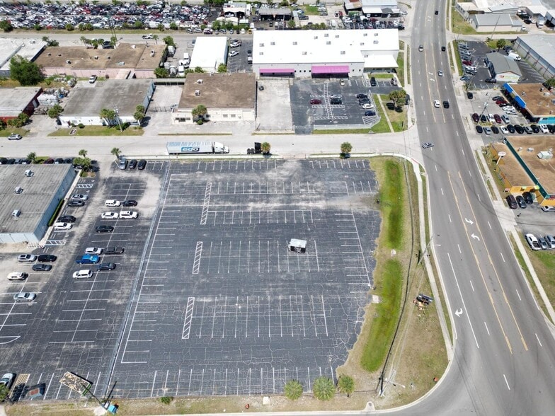 2140 W Washington St, Orlando, FL for lease - Building Photo - Image 3 of 14