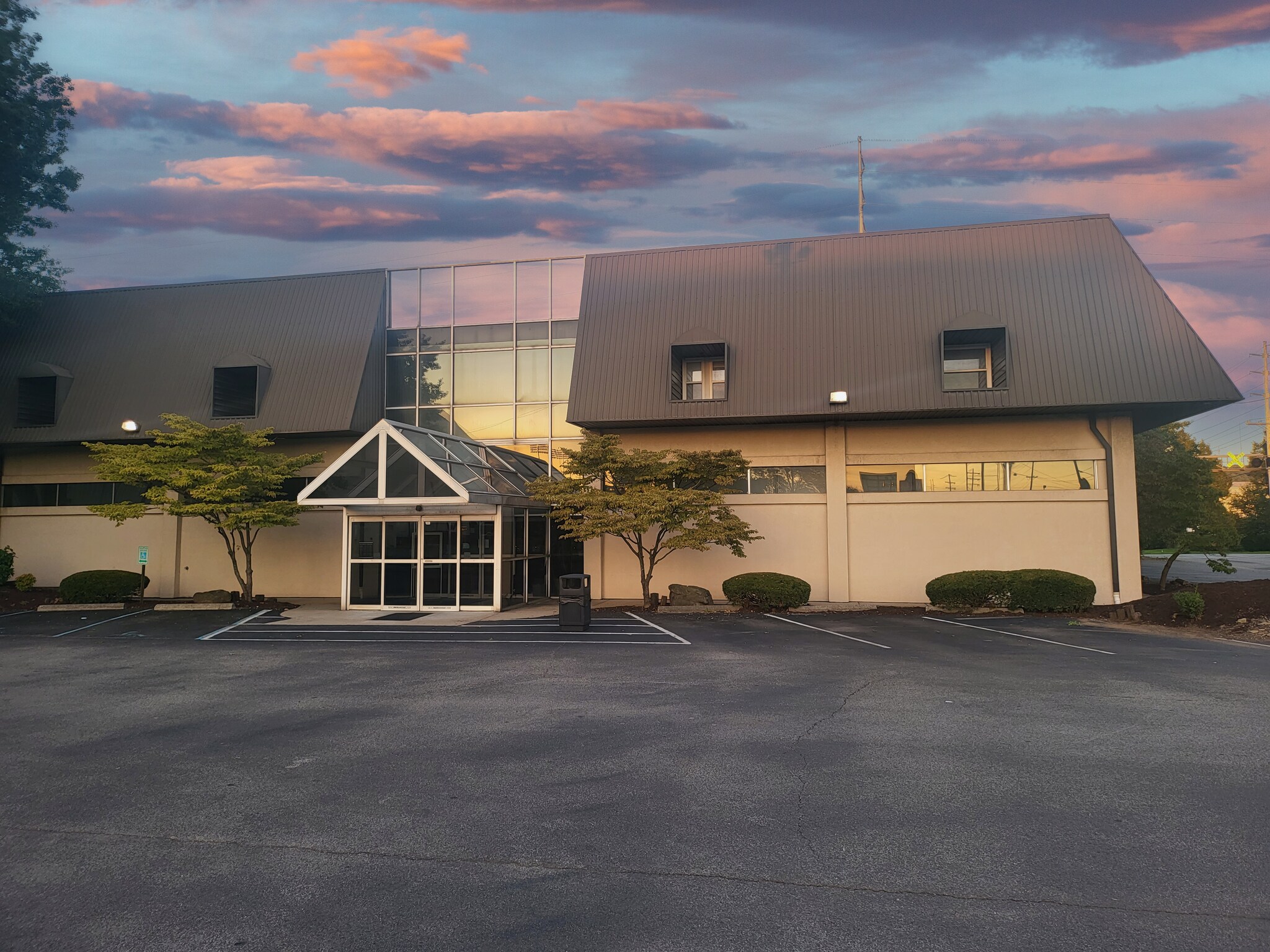 2240 5th Ave, Huntington, WV for lease Primary Photo- Image 1 of 7