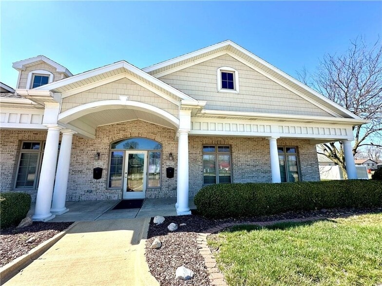 909-921 Lake Land Blvd, Mattoon, IL for sale - Building Photo - Image 3 of 20