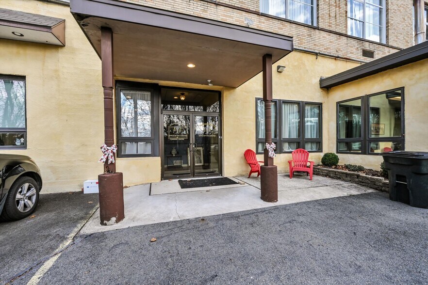 15 Alliance St, New Philadelphia, PA à vendre - Photo du bâtiment - Image 3 de 80