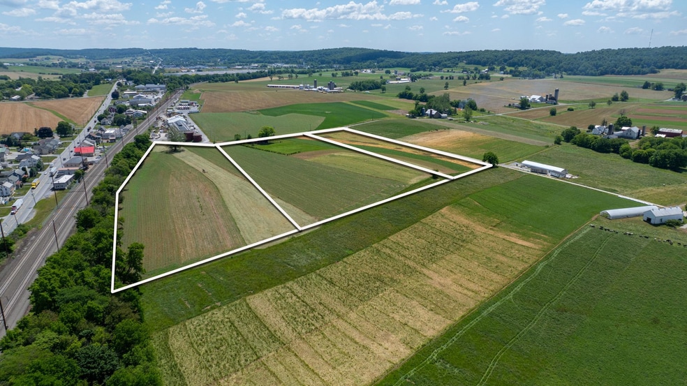 12 S Kinzer Rd, Kinzers, PA à vendre - Photo du bâtiment - Image 3 de 4