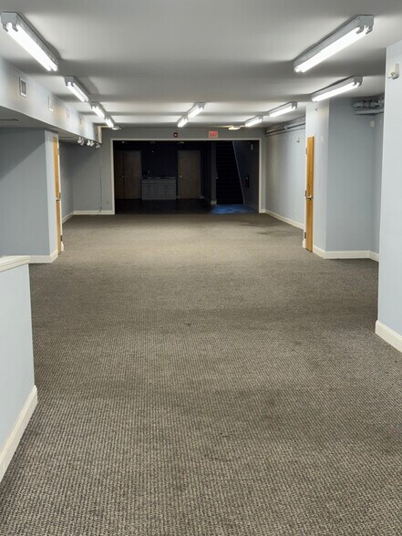 106 E Lancaster Ave, Wayne, PA for lease - Building Photo - Image 2 of 8