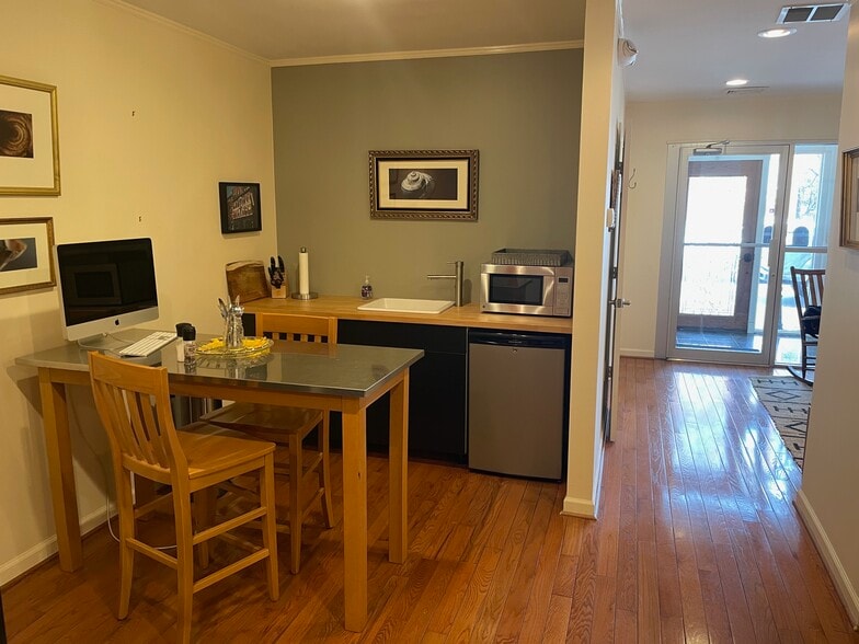 104 Farnsworth Ave, Bordentown, NJ for sale - Building Photo - Image 2 of 9