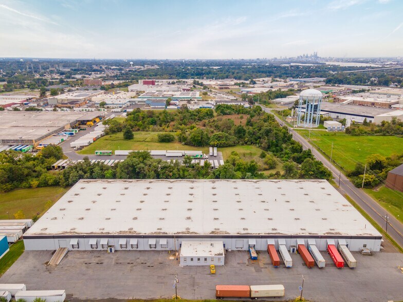 8290 National Hwy, Pennsauken, NJ à louer - Photo du bâtiment - Image 1 de 4