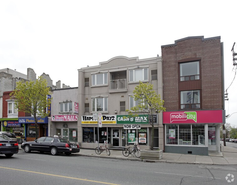 2133 Danforth Ave, Toronto, ON à vendre - Photo principale - Image 1 de 1