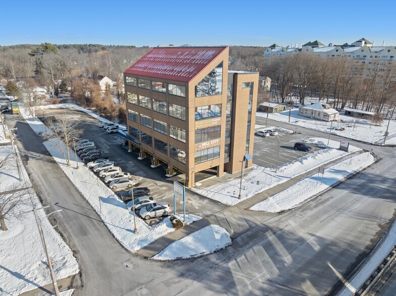 595 Pawtucket Blvd, Lowell, MA à louer - Photo du bâtiment - Image 3 de 6