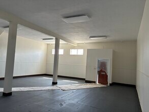 5252 S Hoover St, Los Angeles, CA à louer Photo intérieure- Image 2 de 6