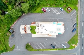 1060 Huntingdon Ave, Waterbury, CT - AERIAL  map view