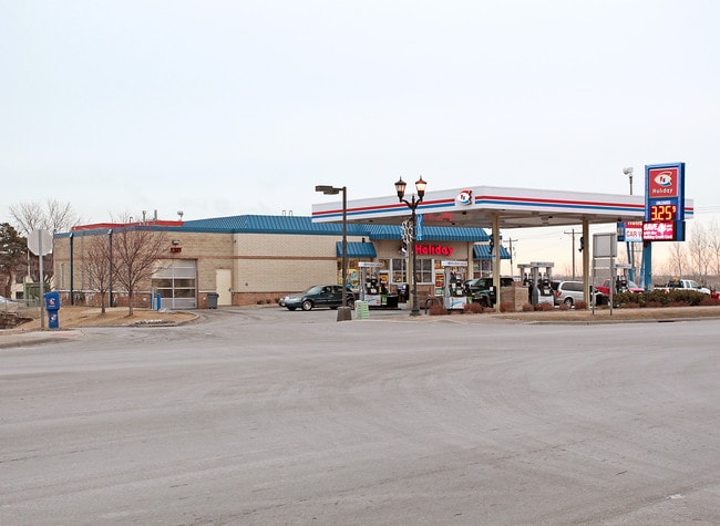 More details for 900 Burnsville Pky W, Burnsville, MN - Retail for Sale