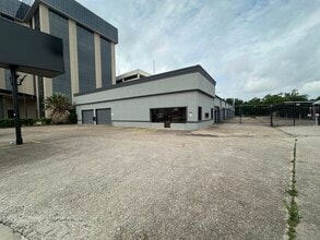 734 S Hwy 6, Houston, TX for lease Building Photo- Image 1 of 3