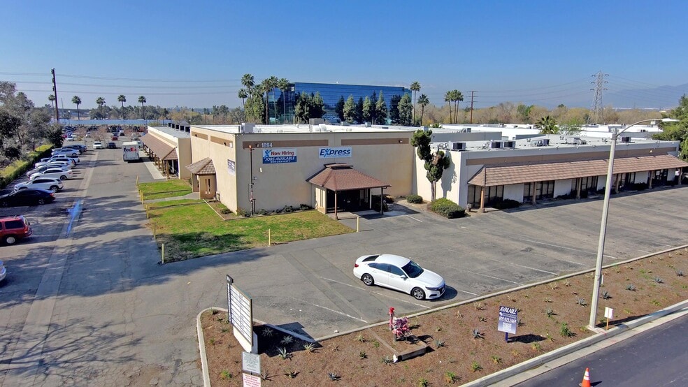 1894 Commercenter West Dr, San Bernardino, CA for lease - Building Photo - Image 3 of 6