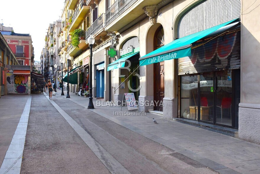 Immeuble residentiel dans Barcelone, Barcelona à vendre - Photo du bâtiment - Image 2 de 3