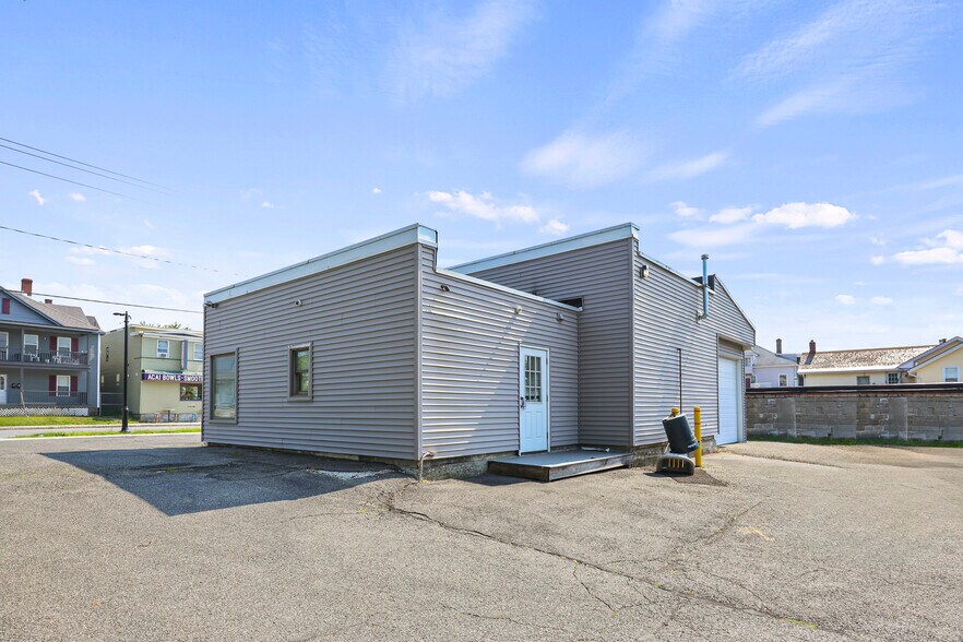 376 Tyler St, Pittsfield, MA à vendre - Photo du bâtiment - Image 3 de 20