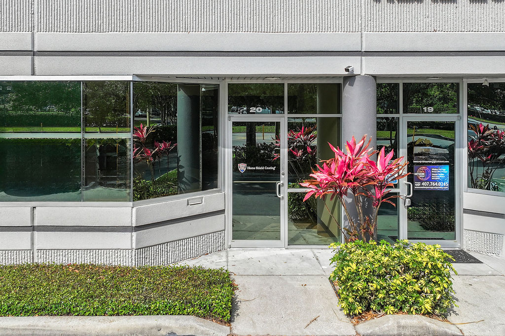 7901 Kingspointe Pky, Orlando, FL 32819 - Unit 20 -  - Interior Photo - Image 2 of 12