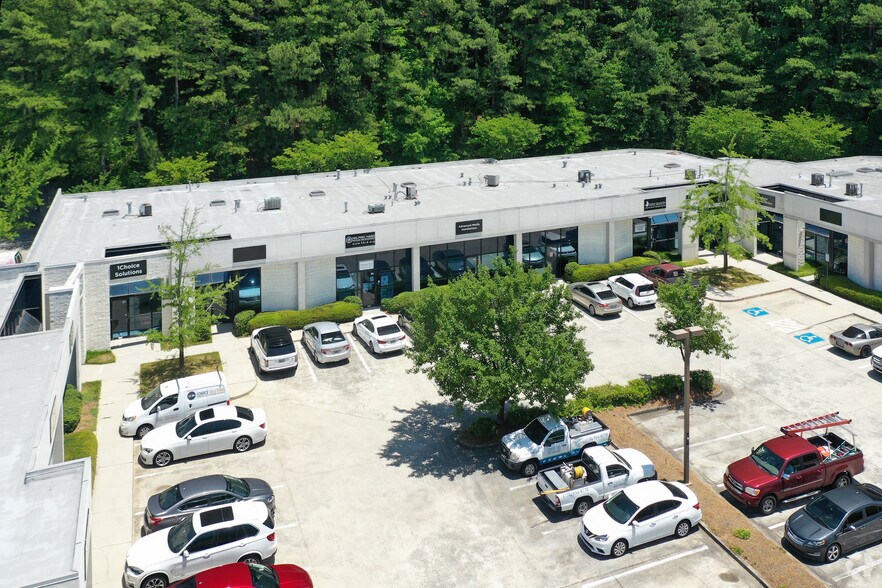 6500 McDonough Dr, Norcross, GA à louer - Photo du bâtiment - Image 2 de 4