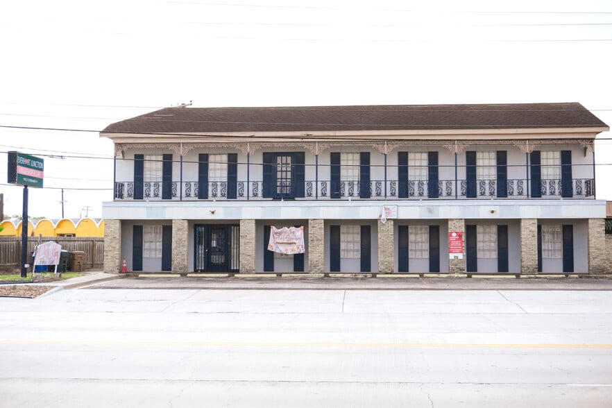 Everhart & Avalon portfolio of 4 properties for sale on LoopNet.ca - Building Photo - Image 3 of 8