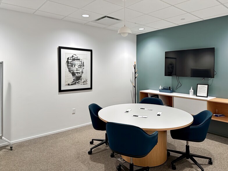 307 W Tremont Ave, Charlotte, NC à louer - Photo intérieure - Image 3 de 15