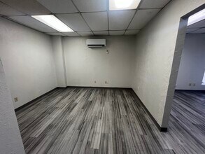 4400 SW 34th St, Oklahoma City, OK for lease Interior Photo- Image 1 of 5