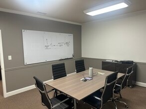 5655 Lake Acworth Dr NW, Acworth, GA à louer Photo intérieure- Image 2 de 7