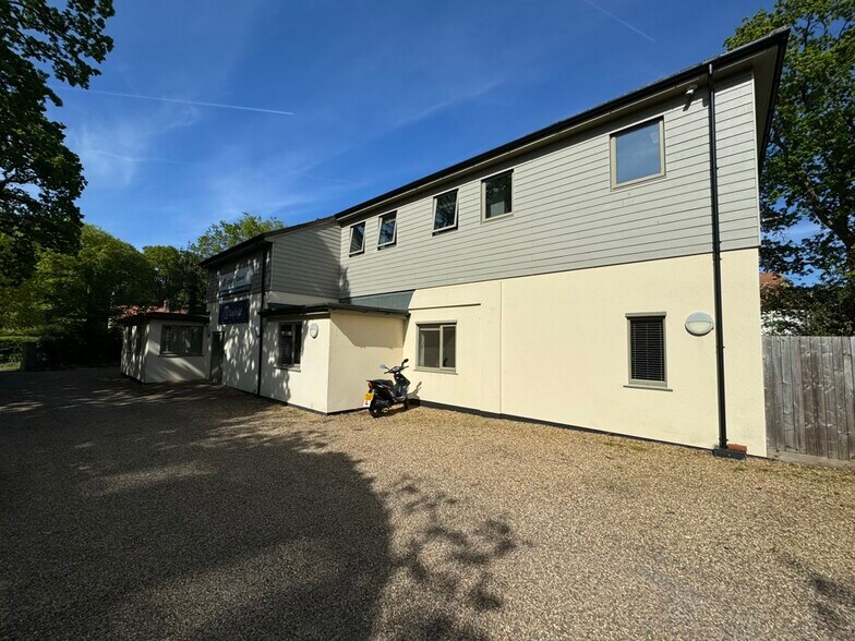 80 Grove Ln, Holt à louer - Photo du bâtiment - Image 2 de 2