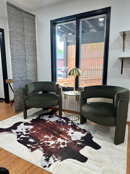 8433 Cleveland Ave NW, Canton, OH à vendre - Photo du bâtiment - Image 2 de 50