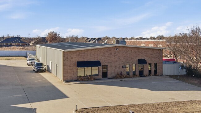 Plus de détails pour 13919 N Harvey Ave, Edmond, OK - Industriel à louer