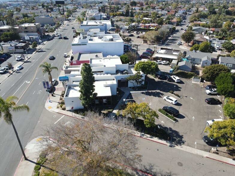 5998 El Cajon Blvd, San Diego, CA à vendre - Photo du bâtiment - Image 3 de 8