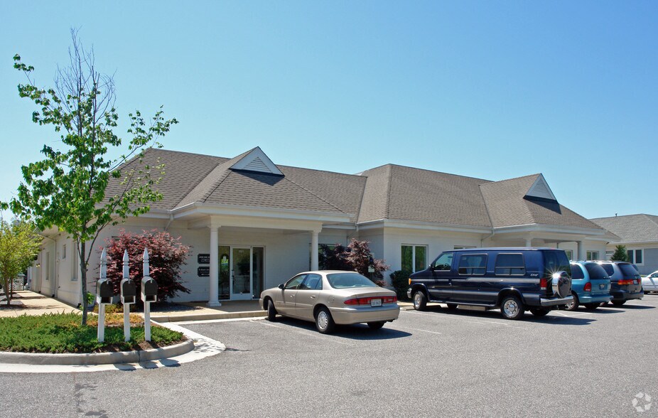 2929 Polo Pky, Midlothian, VA à louer - Photo du bâtiment - Image 2 de 4