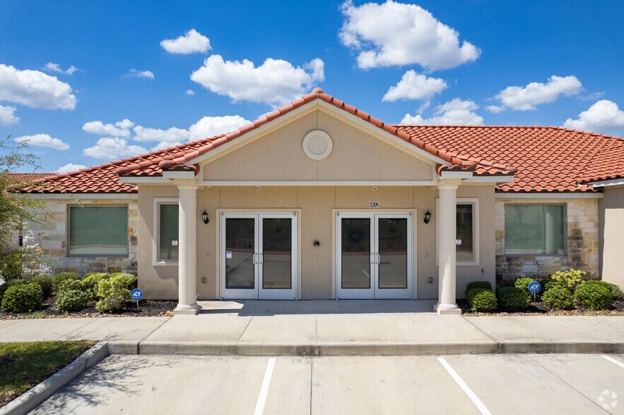 7070 Knights Ct, Missouri City, TX à louer - Photo du bâtiment - Image 3 de 10