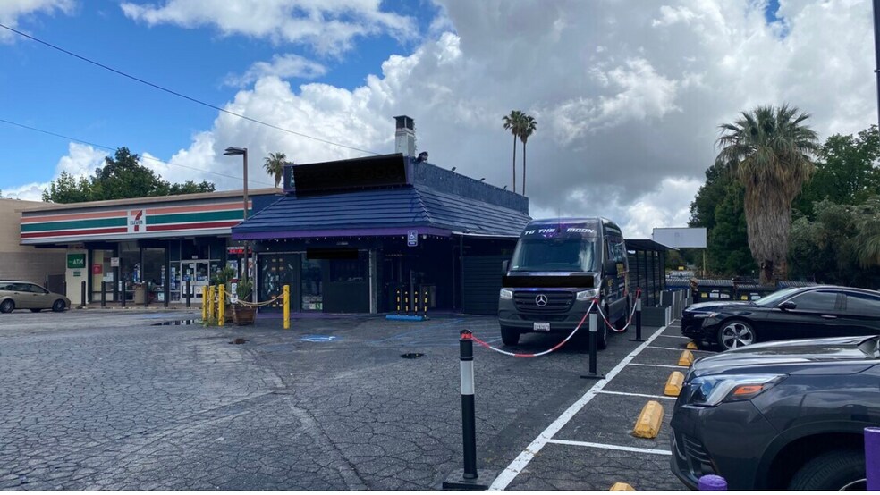 9846 Mason Ave, Chatsworth, CA à vendre - Photo du bâtiment - Image 3 de 15