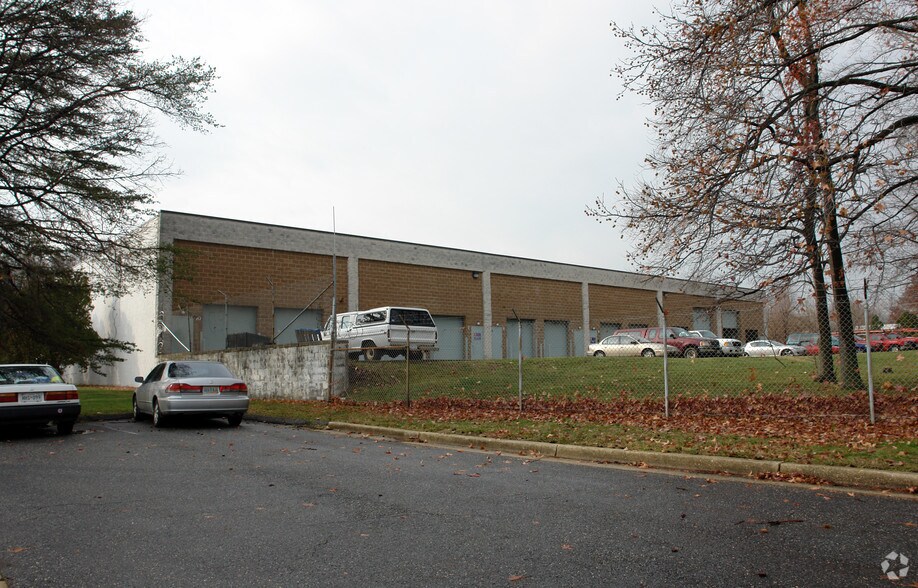 9215 51st Ave, College Park, MD à louer - Photo du bâtiment - Image 3 de 5