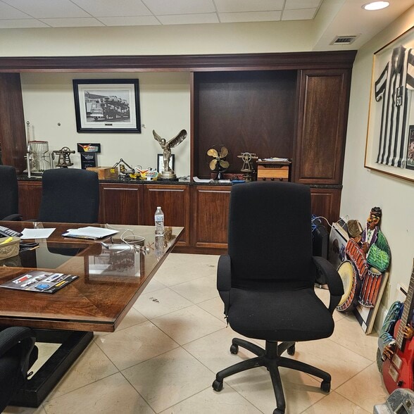 1900 Destrehan Ave, Harvey, LA for sale - Interior Photo - Image 2 of 7