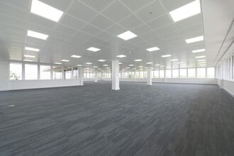 Colonial Way, Watford for lease Interior Photo- Image 2 of 4