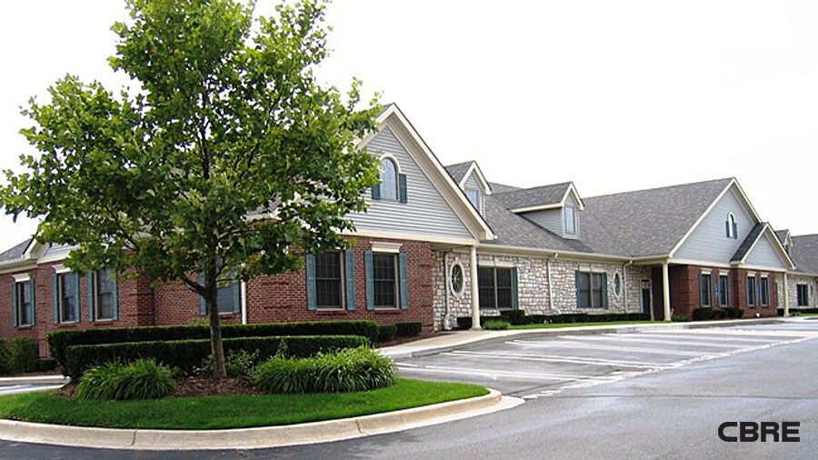 903 N Opdyke Rd, Auburn Hills, MI à louer - Photo du bâtiment - Image 1 de 1