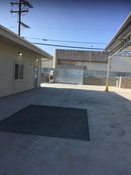 9215 Birch St, Spring Valley, CA à vendre - Photo du bâtiment - Image 3 de 13