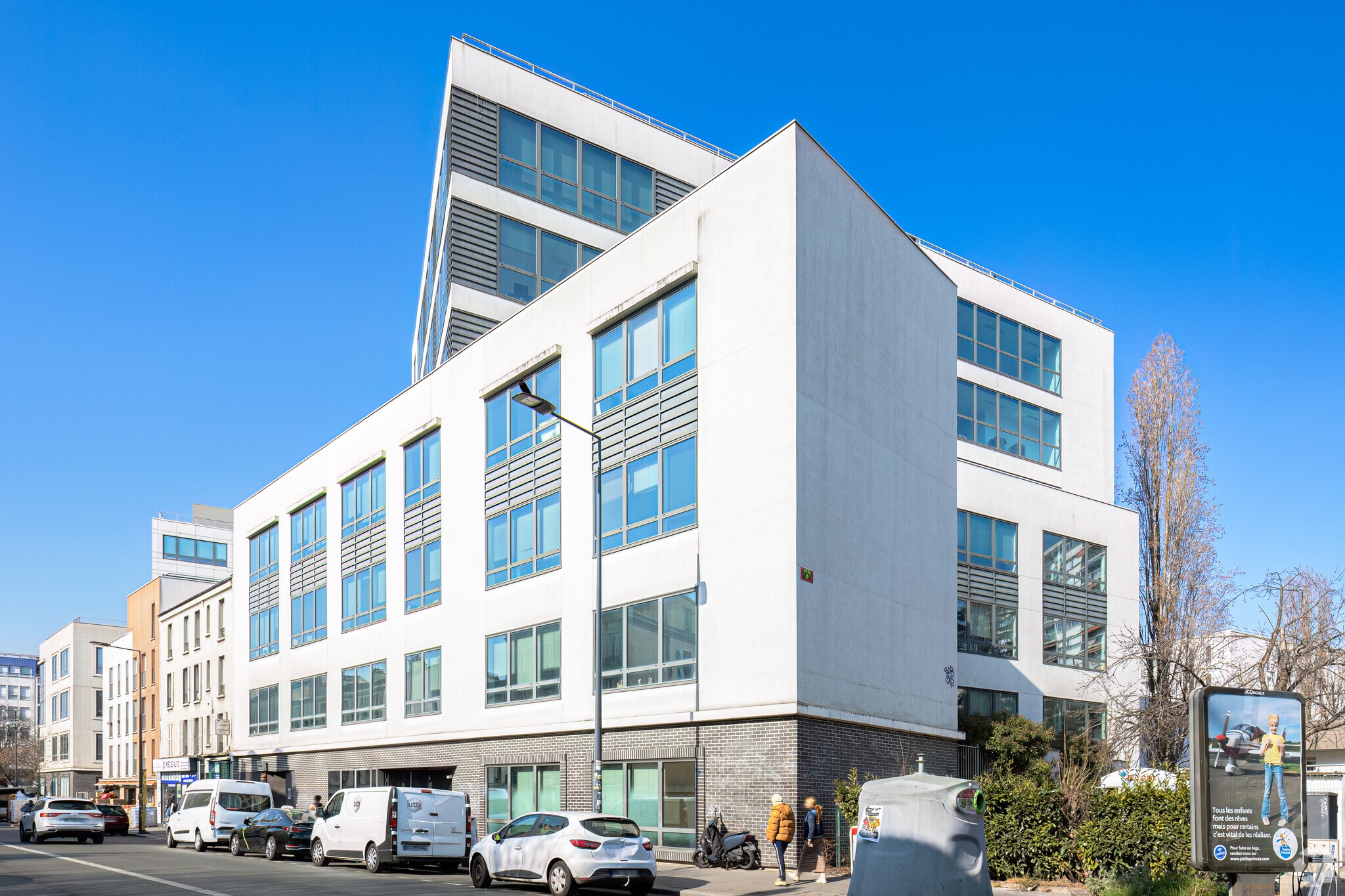 102 Rue De Paris, Montreuil for lease Primary Photo- Image 1 of 5