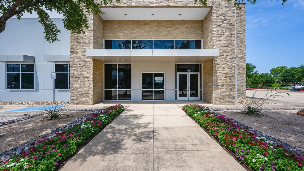 1070 S Kimball Ave, Southlake, TX à louer - Photo du bâtiment - Image 2 de 10