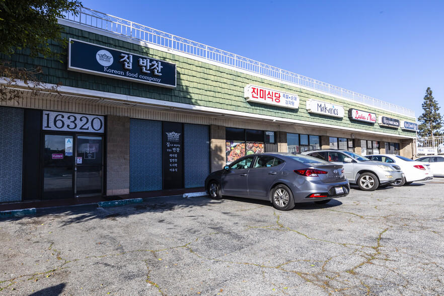 16320-16334 S Western Ave, Gardena, CA for lease - Primary Photo - Image 1 of 19