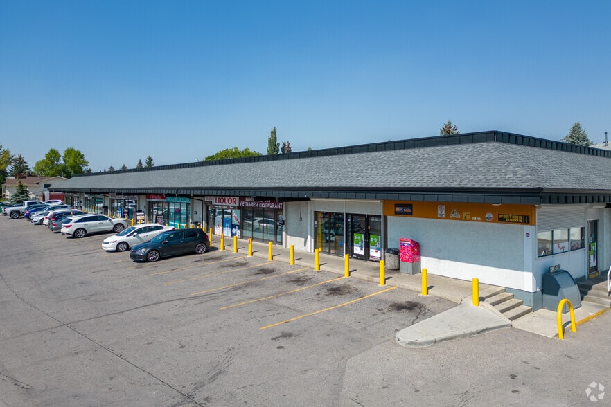 176 Bedford Dr NE, Calgary, AB for sale - Primary Photo - Image 1 of 1