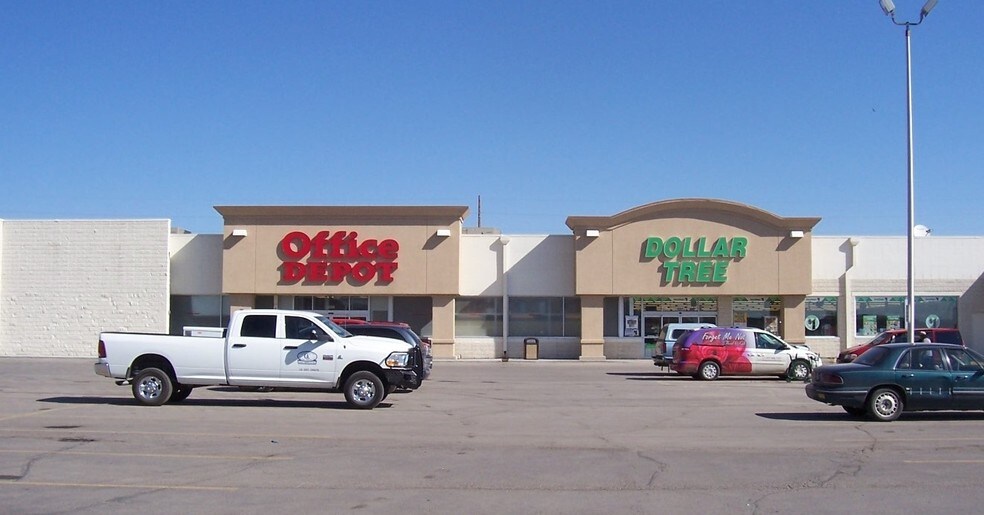 2005 S Douglas Hwy, Gillette, WY à louer - Photo du bâtiment - Image 2 de 3